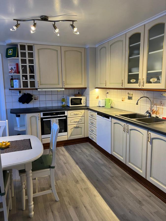 Comfortable 3 Bedroom Apartment On One Floor. サンネフヨル エクステリア 写真